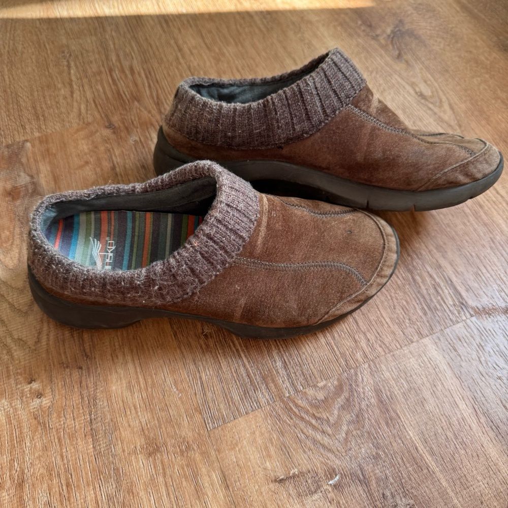 Dansko Eartha Brown leather slip on clogs outdoorsy granola